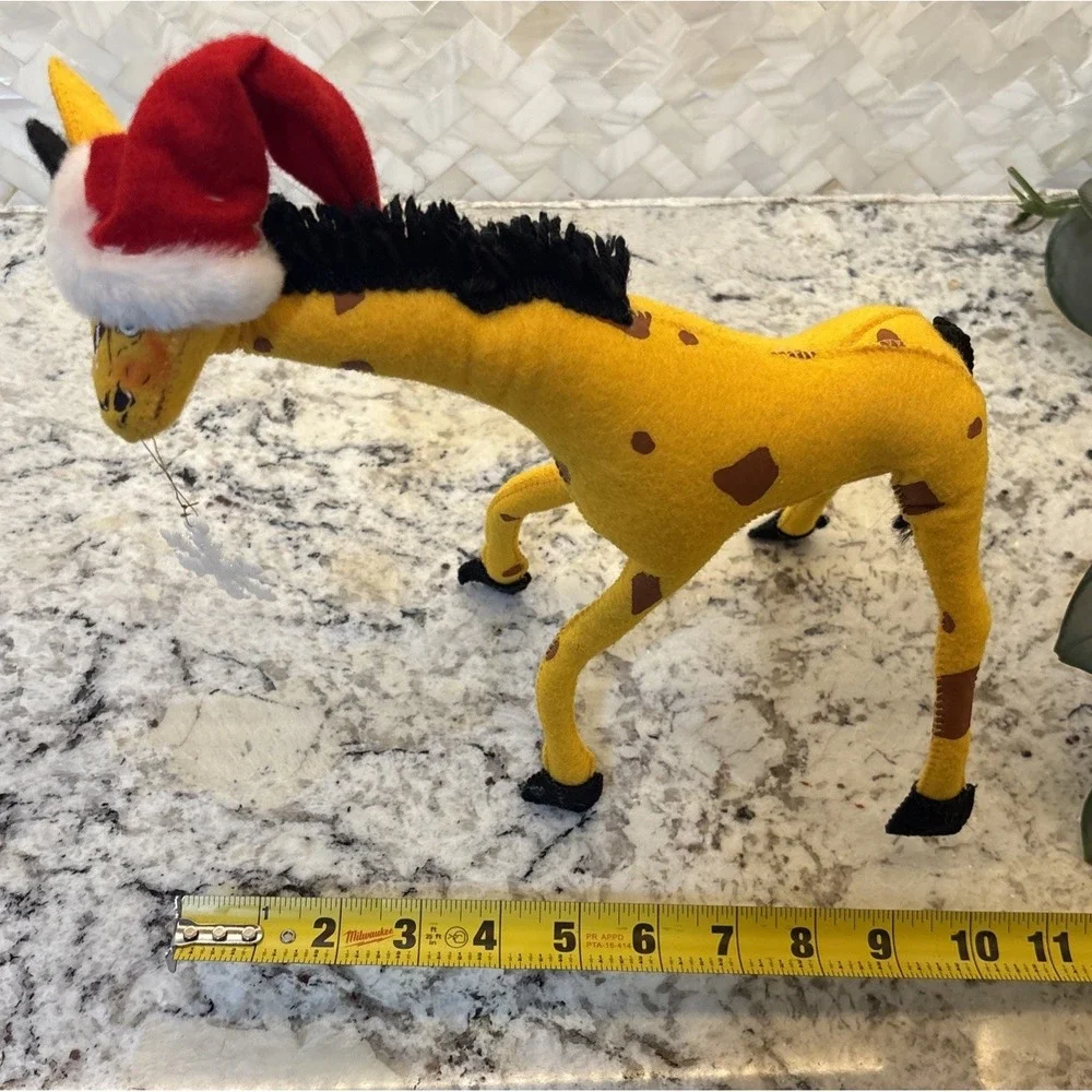 Annalee Doll Decorating Giraffe 2010 Exclusive Design Christmas Santa Hat animal